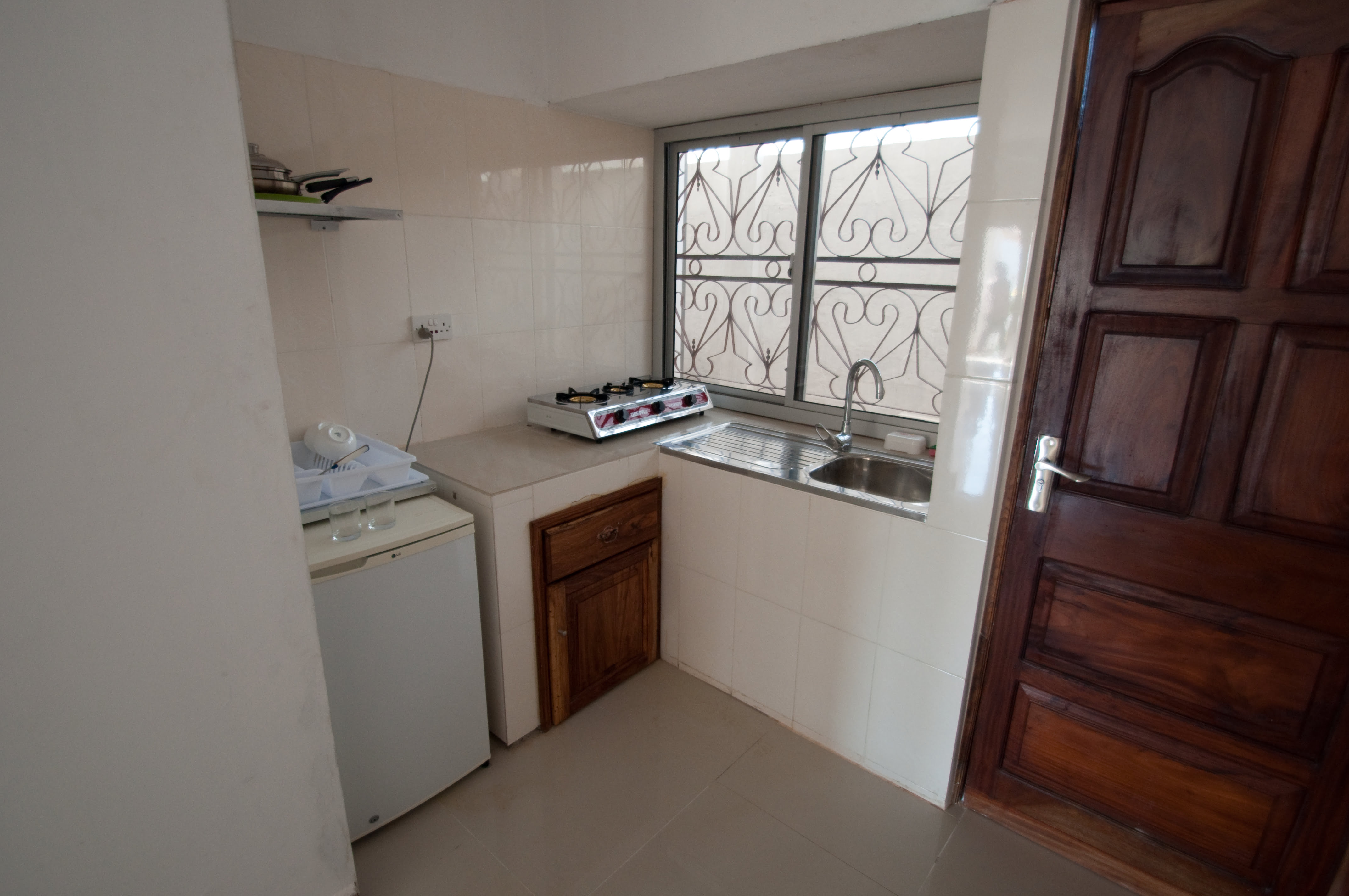 Our studio holiday apartment is perfect for independent travelers. This photo highlights the functional kitchenette area.